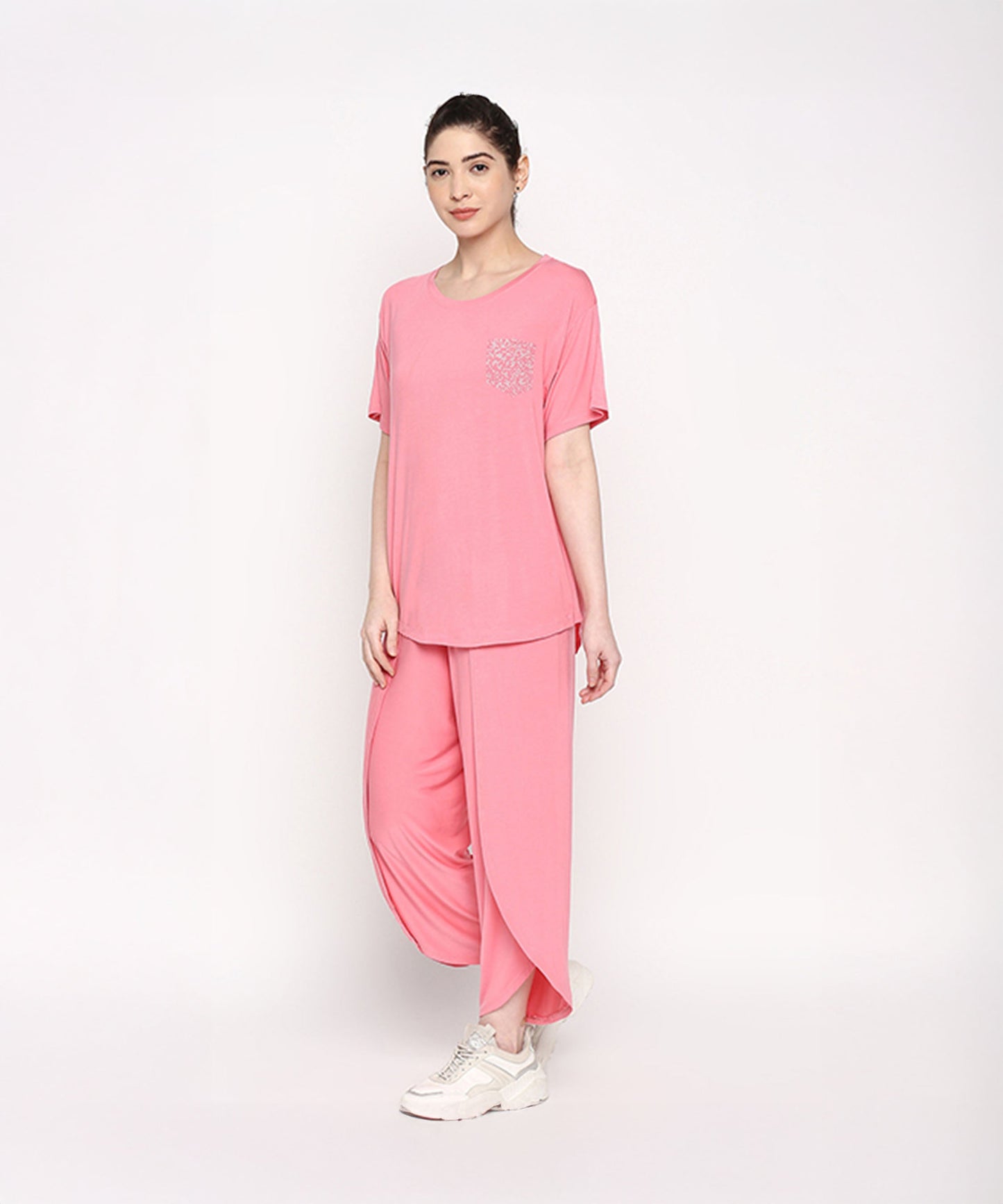 Stylera comfortable summer co-ord set in pink featuring a loose fit top and stylish pants
