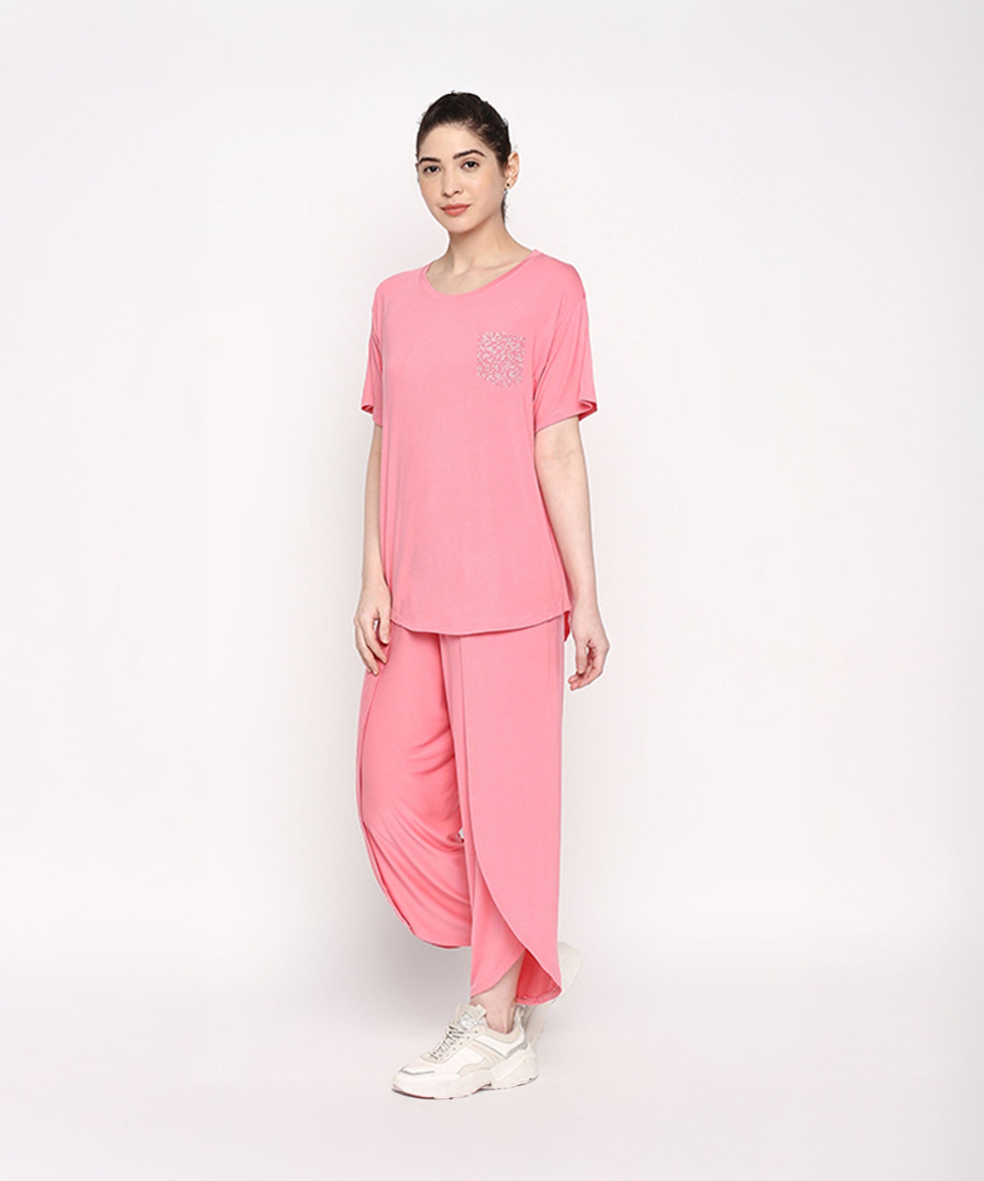 Stylera comfortable summer co-ord set in pink featuring a loose fit top and stylish pants