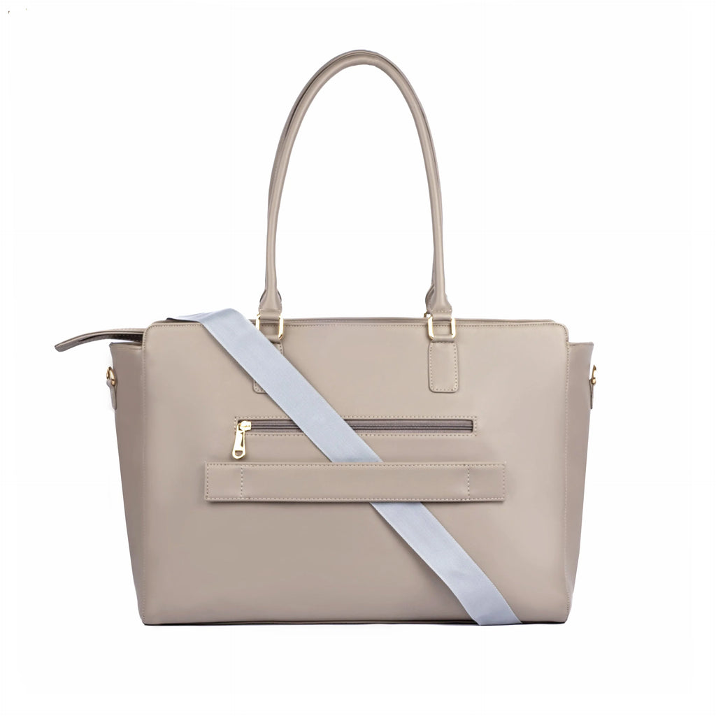 Stylish oversized tote bag by Stylera, a fashionable laptop tote bag with multiple compartments