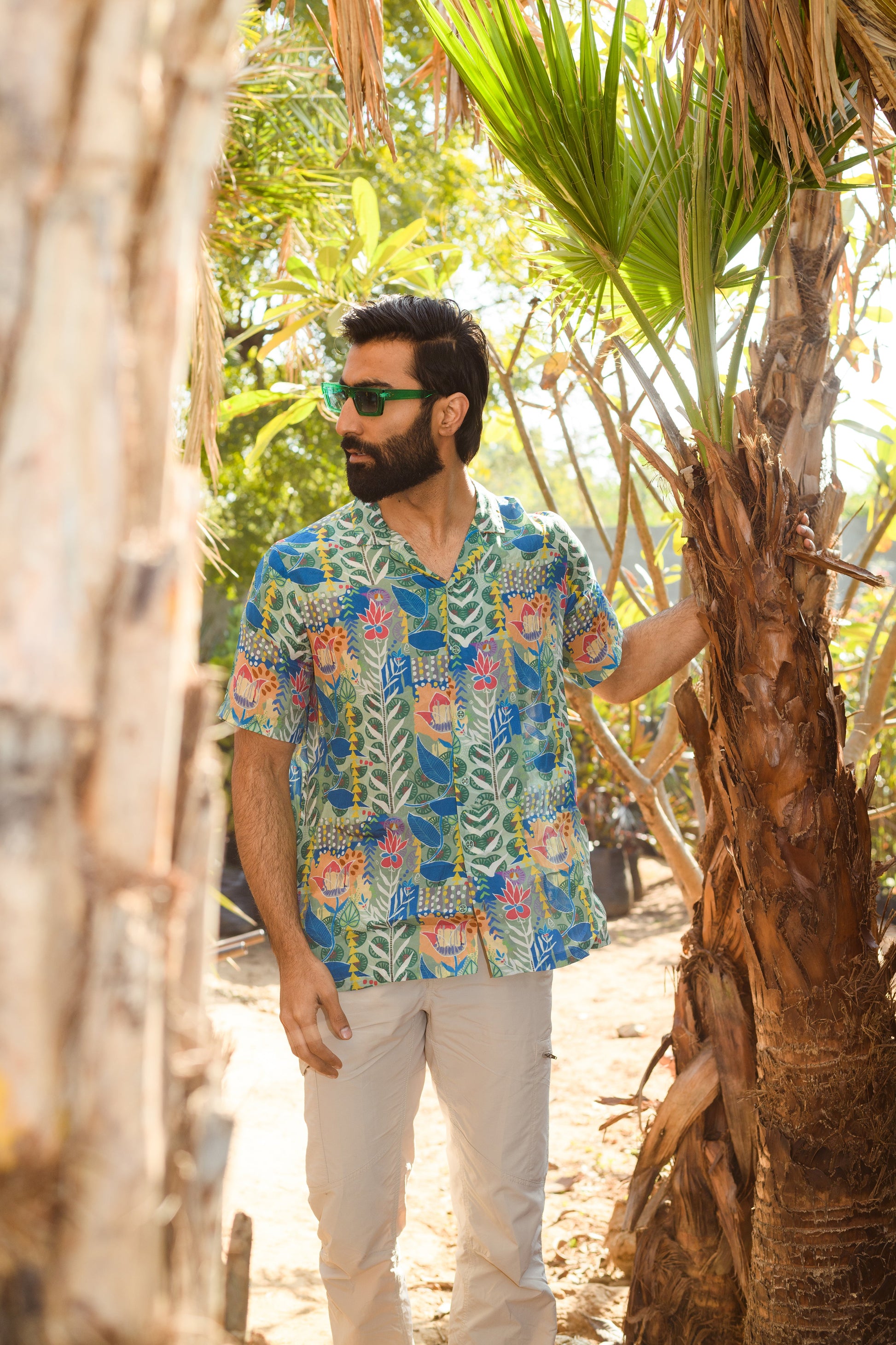 Men's floral short sleeve casual shirt by Stylera, perfect for summer outings