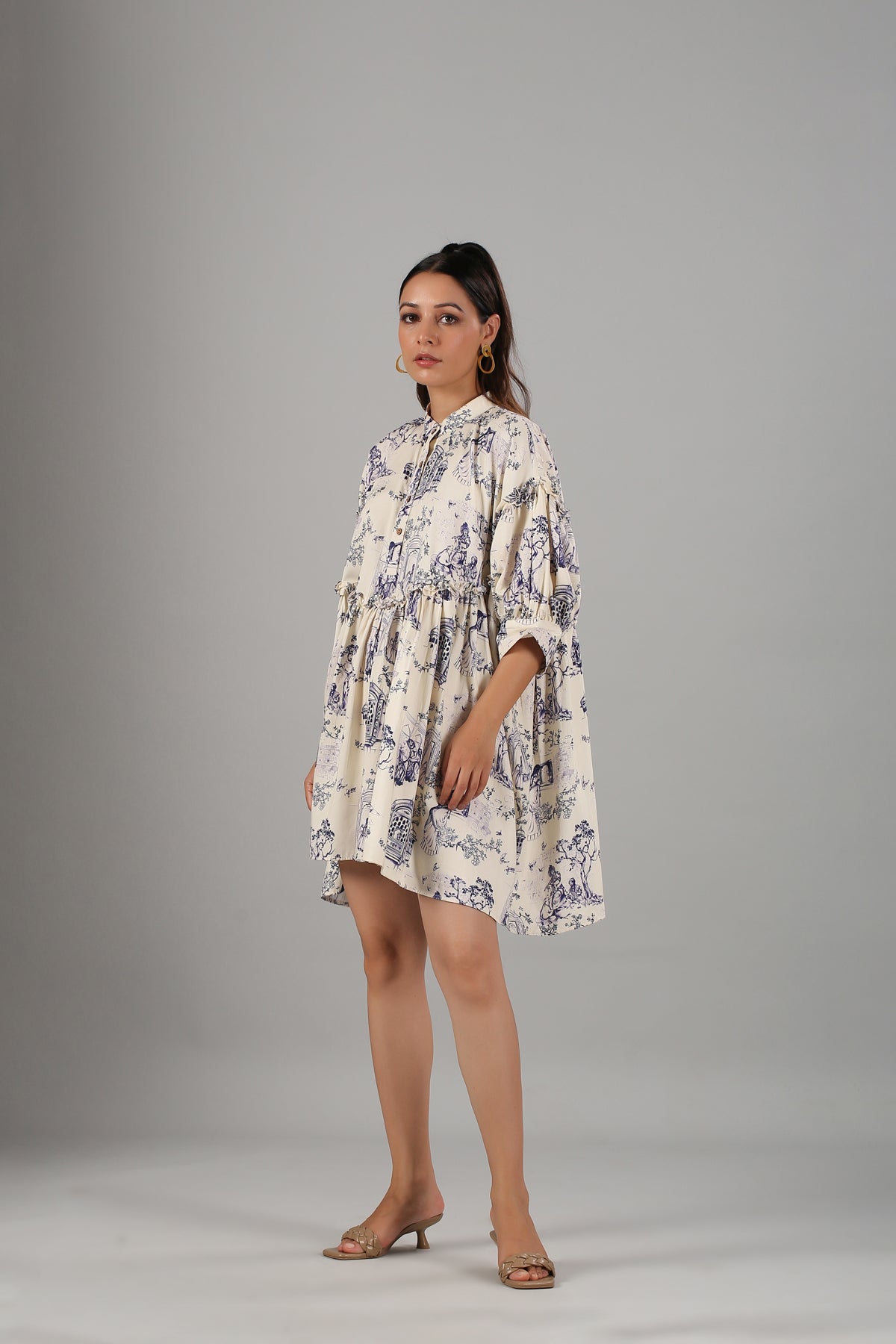 Stylera flowy casual short sleeve dress in light floral print perfect for warm days