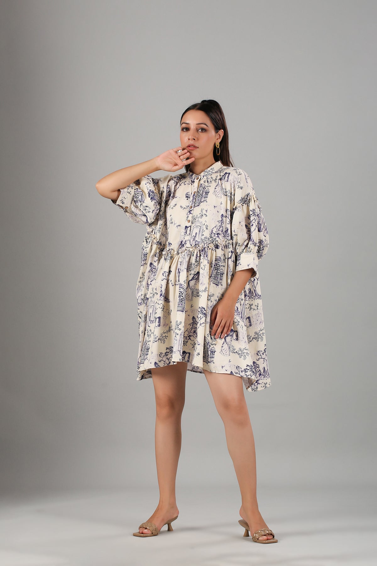Stylera flowy casual short sleeve dress in a light print for comfortable everyday wear