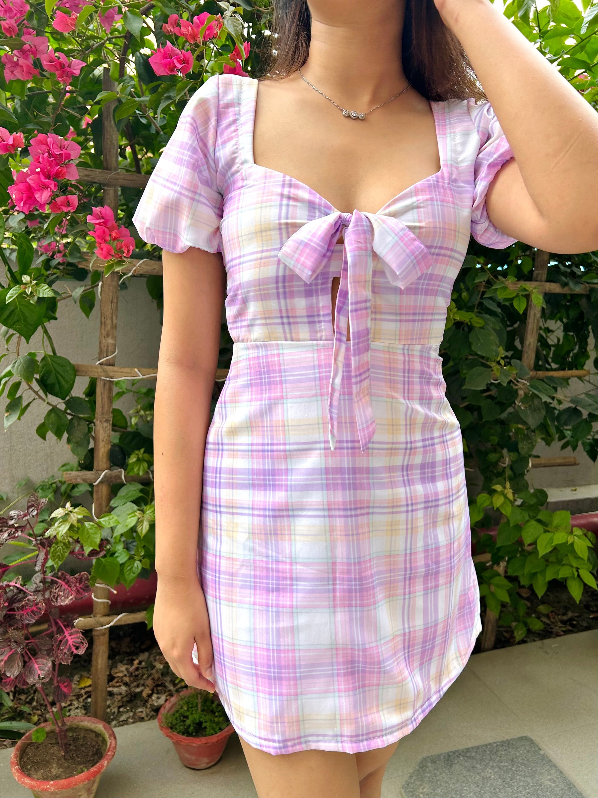 Stylera trendy short sleeve mini dress pink lavender plaid with front tie bow and puff sleeves