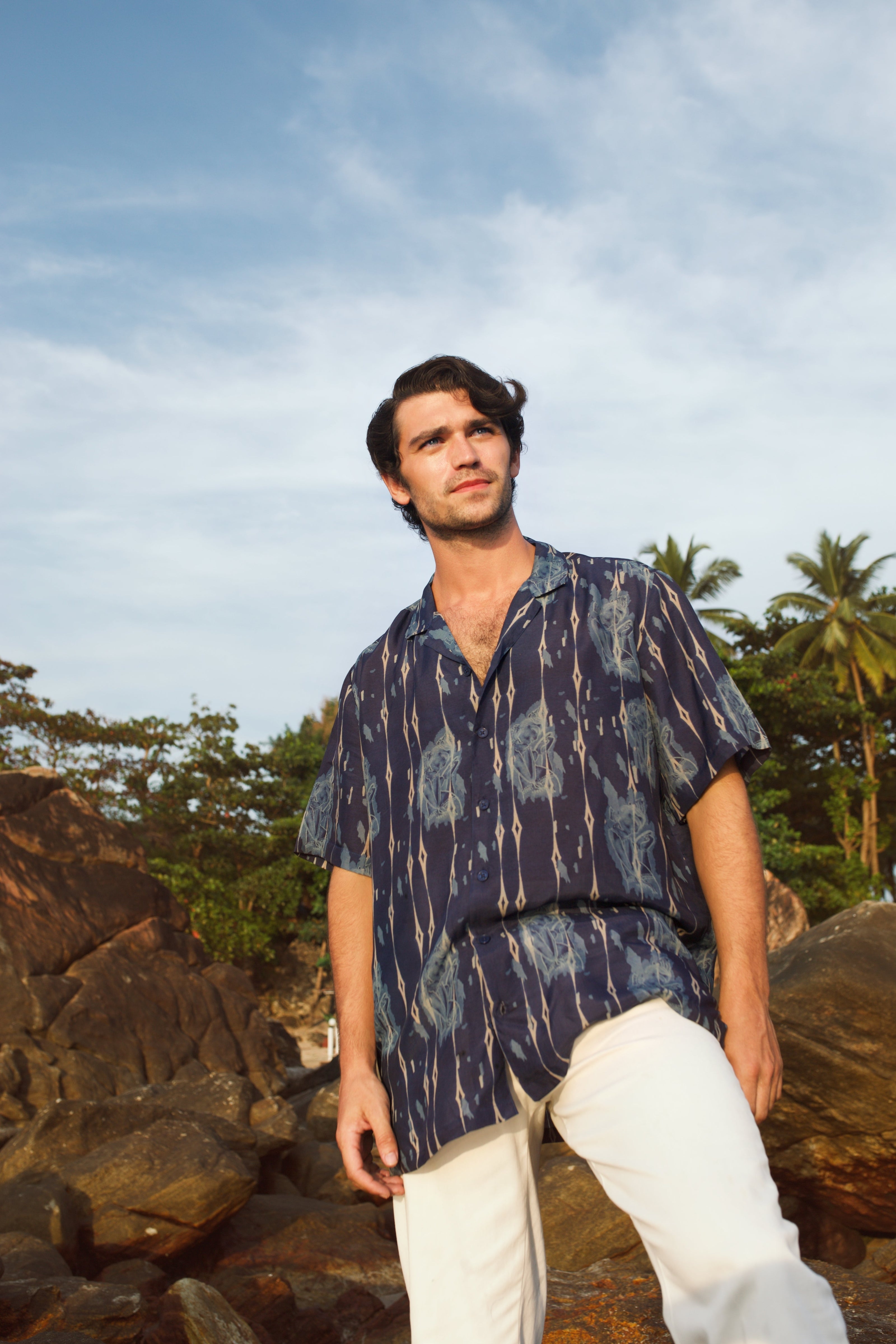Men's oversized casual shirt blue with unique print, perfect for relaxed summer days