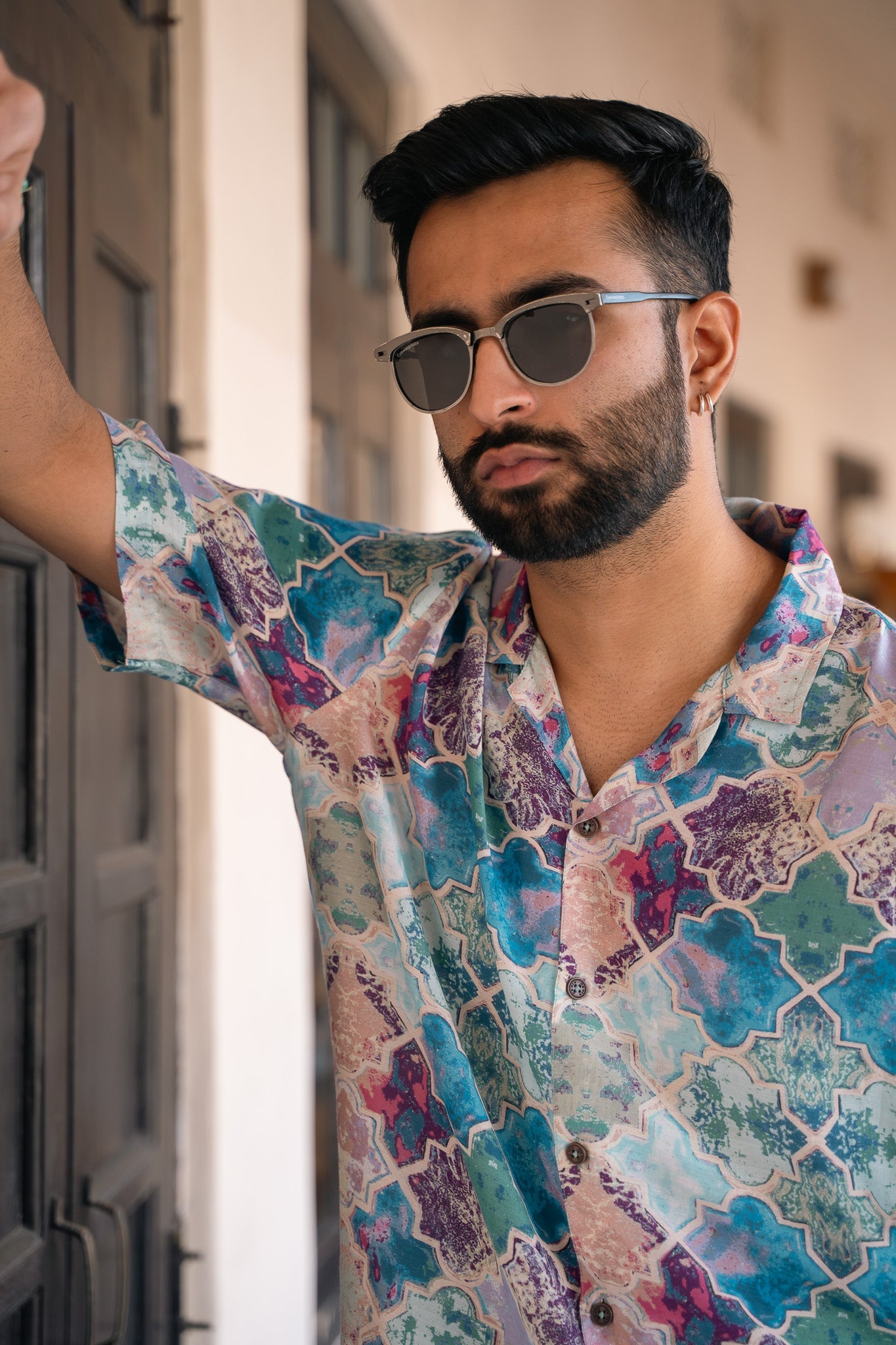 Stylera men's oversized patterned shirt in colorful design, perfect for casual wear