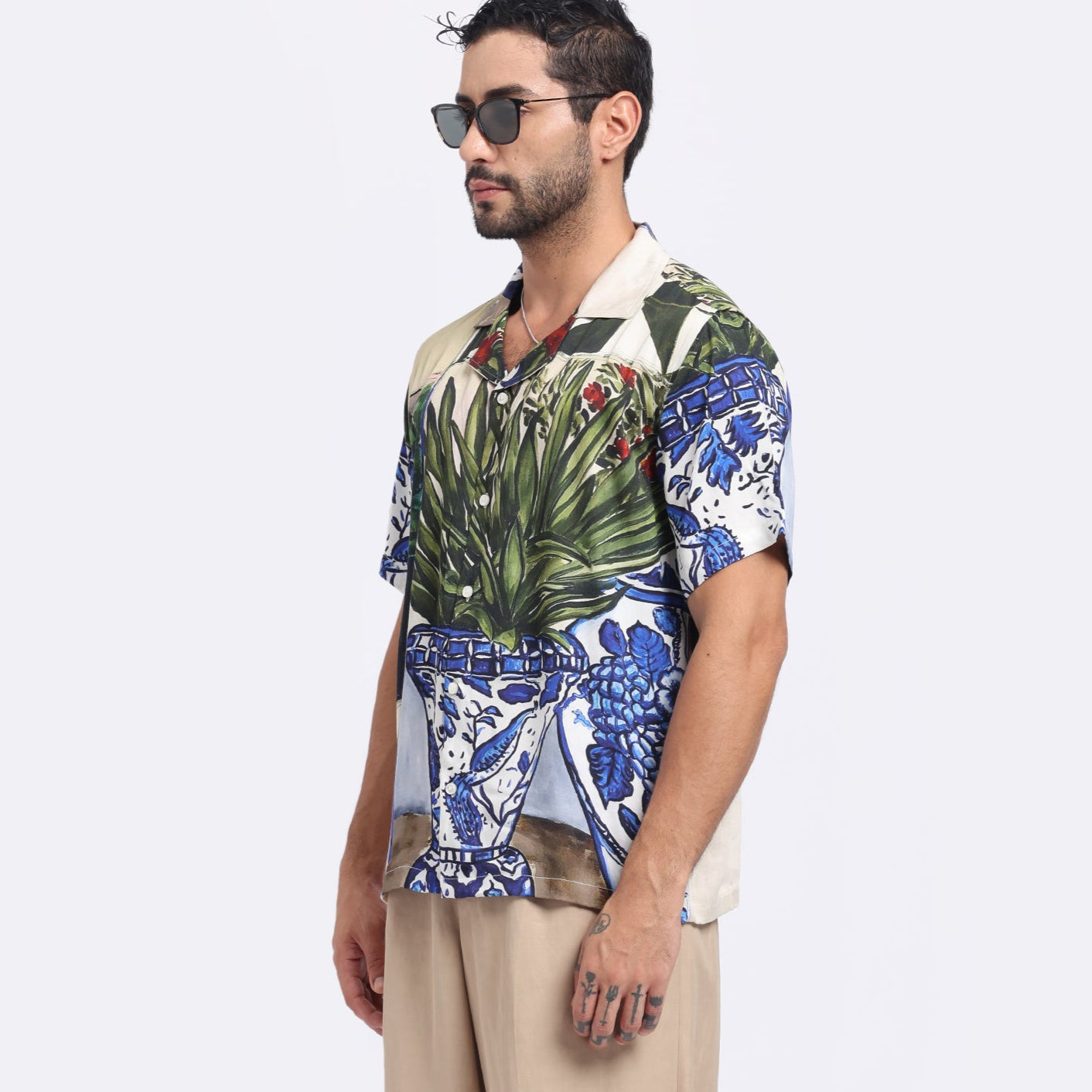Stylera men's patterned short sleeve shirt featuring vibrant floral designs and relaxed fit for casual style