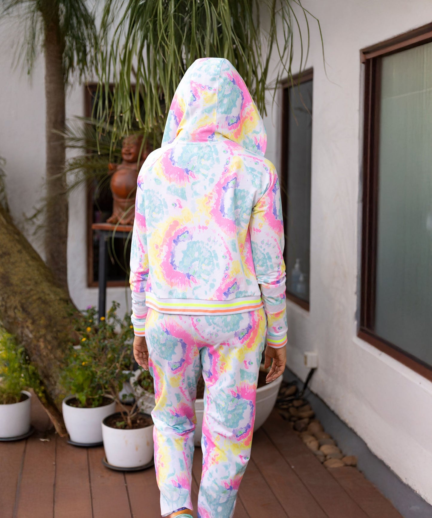 Stylera multicolor neon jacket and joggers set with a vibrant tie-dye pattern for a stylish look