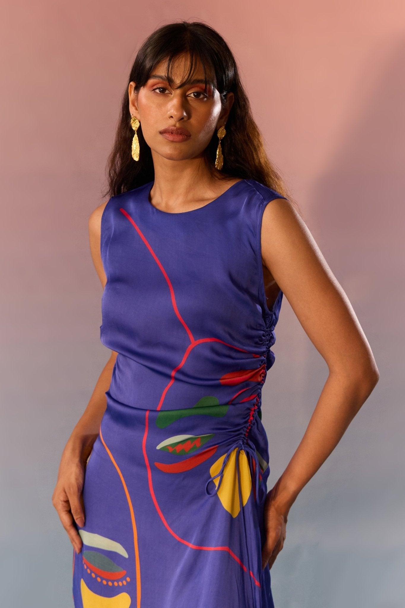 Stylera navy yin yang print dress with sleeveless design and ruched side detailing