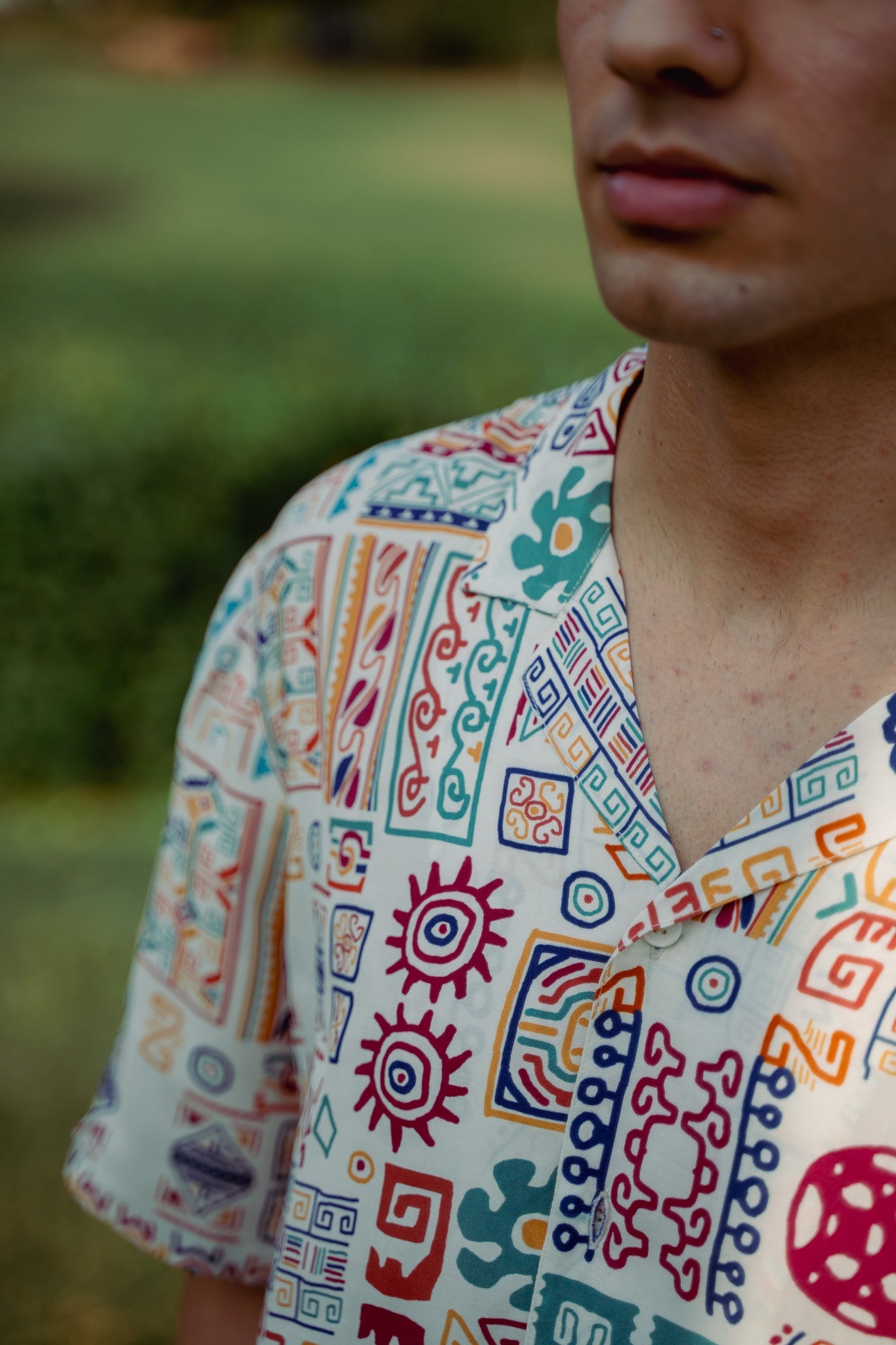 Stylera oversized casual summer shirt with vibrant patterns and relaxed fit