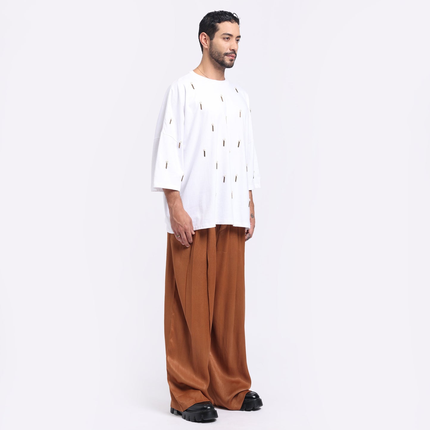 Stylera oversized white tee men featuring a relaxed fit and unique cutout design for a stylish look