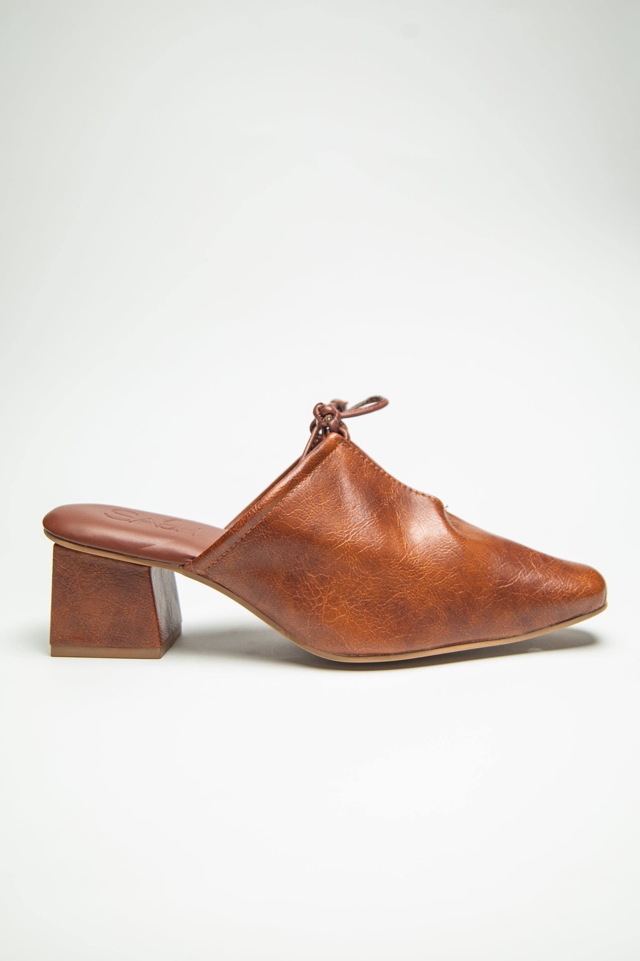 stylera brown slip-on block heel shoes with low chunky heel and pointed toe