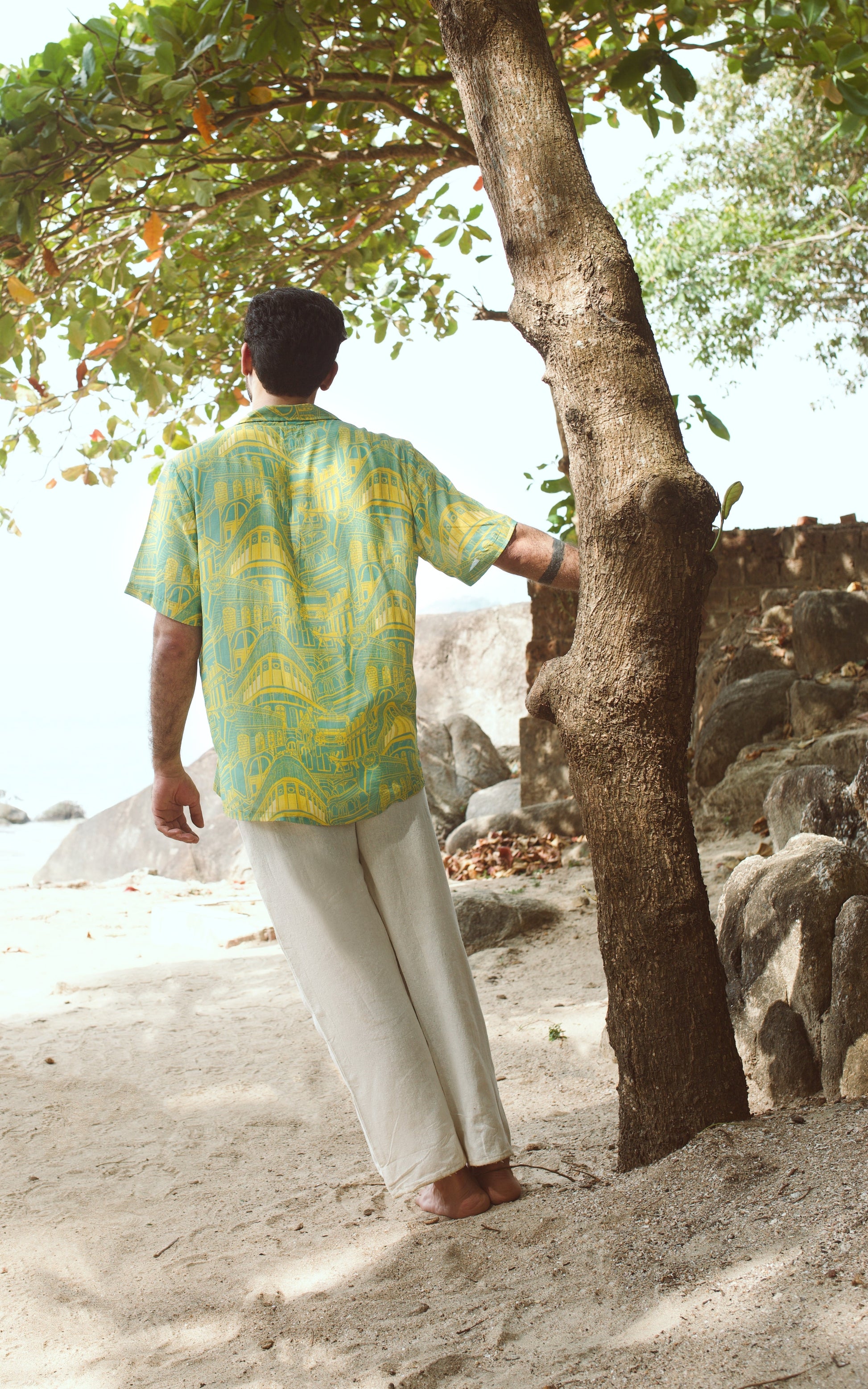 Seagreen oversize shirt for men with a vibrant pattern, ideal for beach outings and casual wear