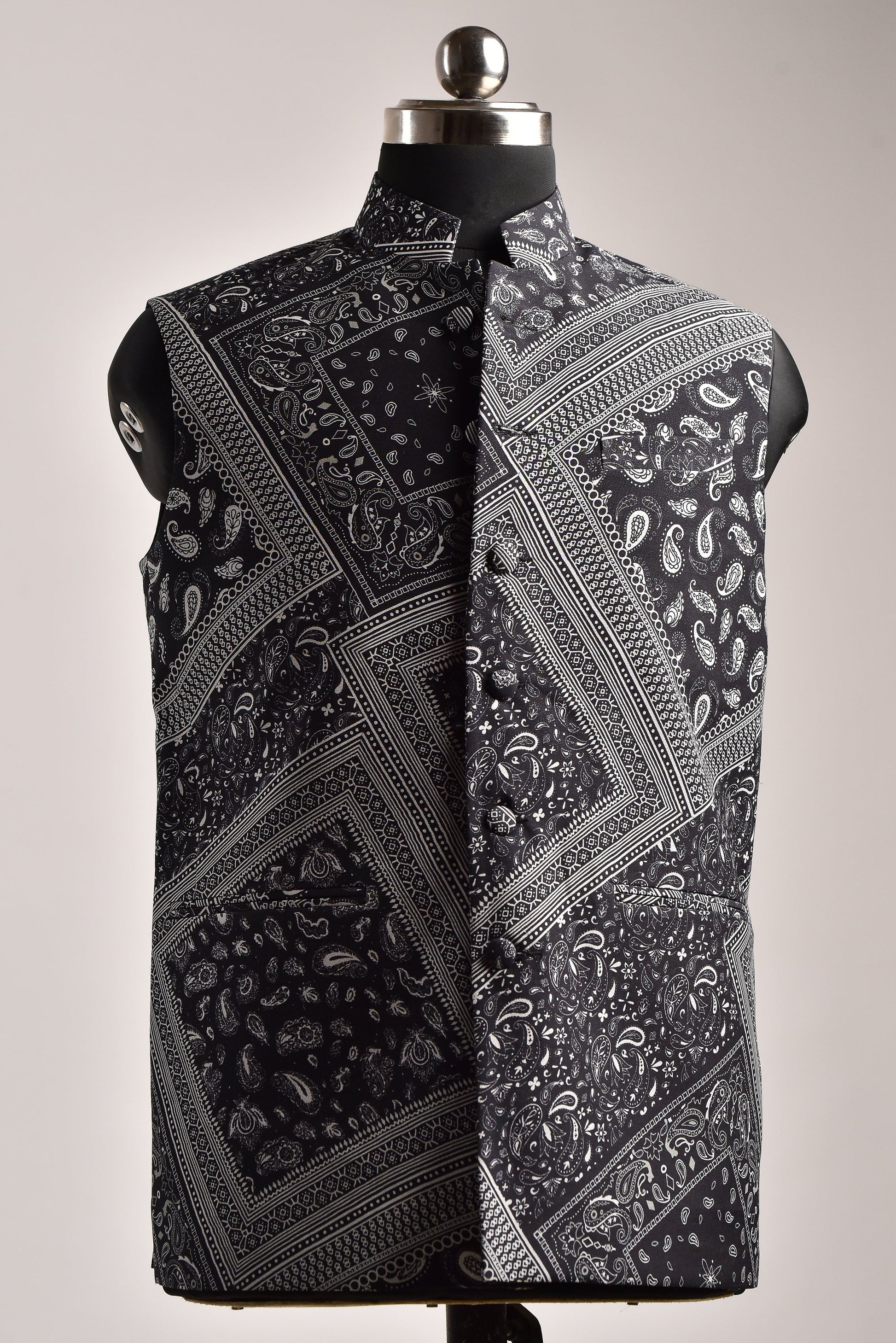 Stylera trendy ethnic bandi jacket in black and white paisley pattern for stylish occasions