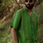 Trendy oversized shirt for men in green with short sleeves, perfect for casual summer outings