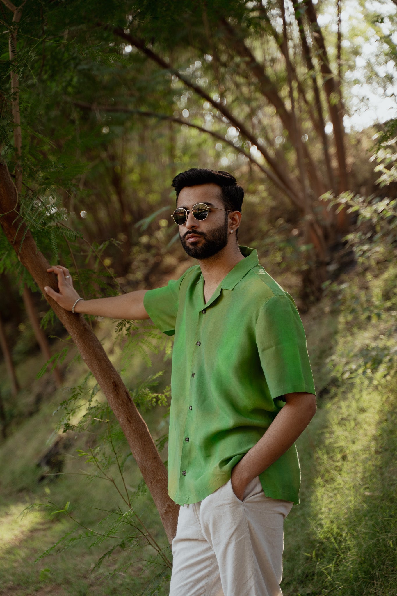 Stylera trendy oversized shirt for men in vibrant green with a relaxed fit