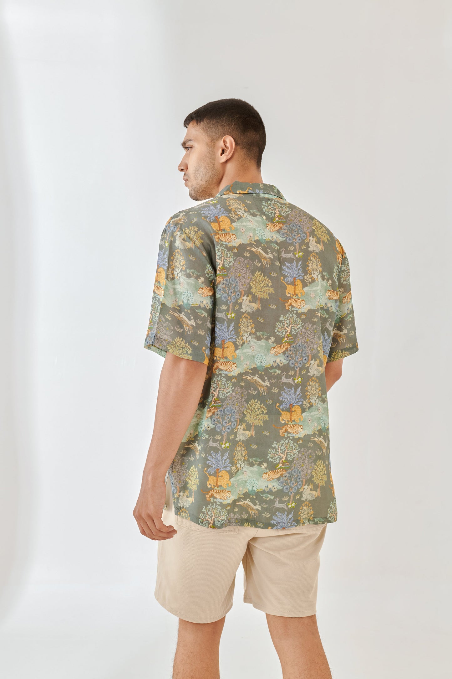 Trendy oversized shirts for men in floral design by Stylera