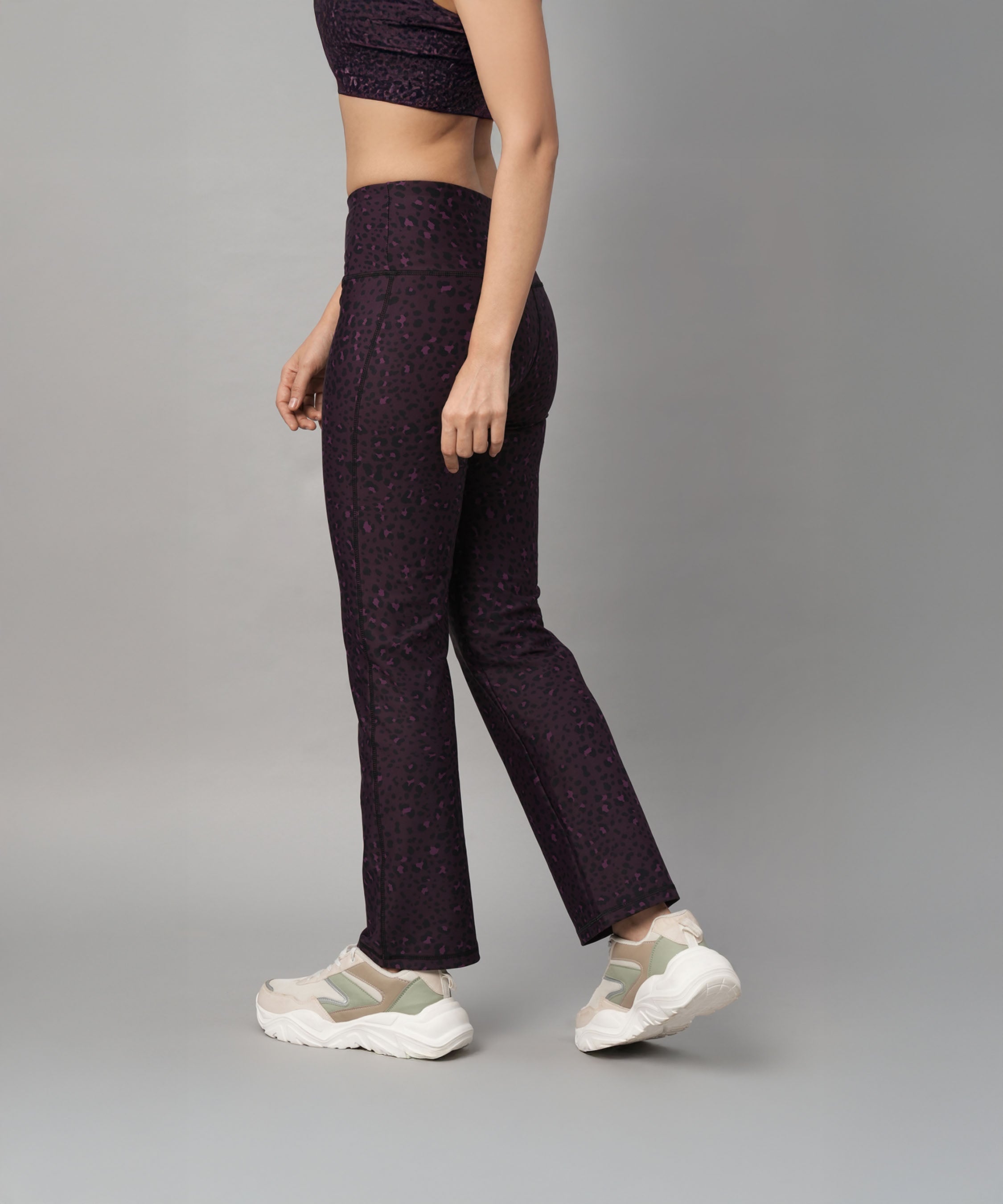 Trendy pink yoga leggings from Stylera crafted for comfort and style during workouts