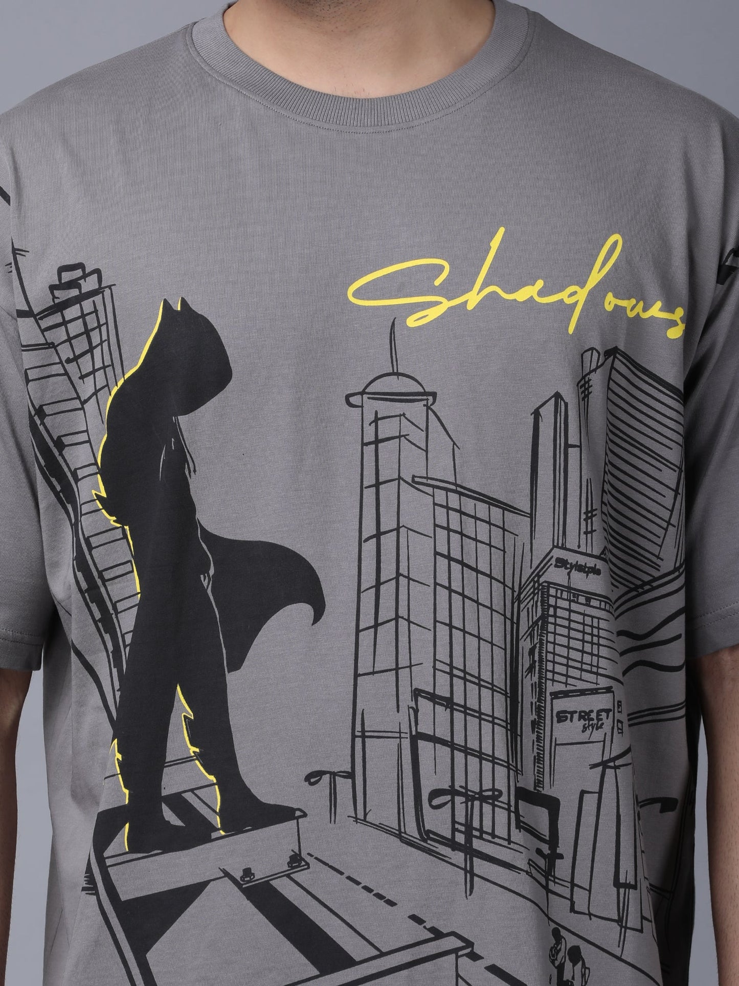 Stylstpls trendy statement oversized t-shirt in grey with urban graphic design and silhouettes