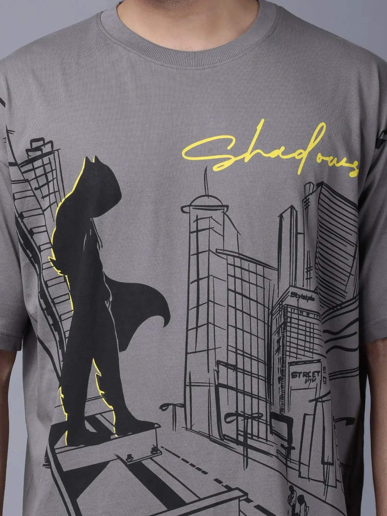 Stylstpls trendy statement oversized t-shirt in grey with urban graphic design and silhouettes