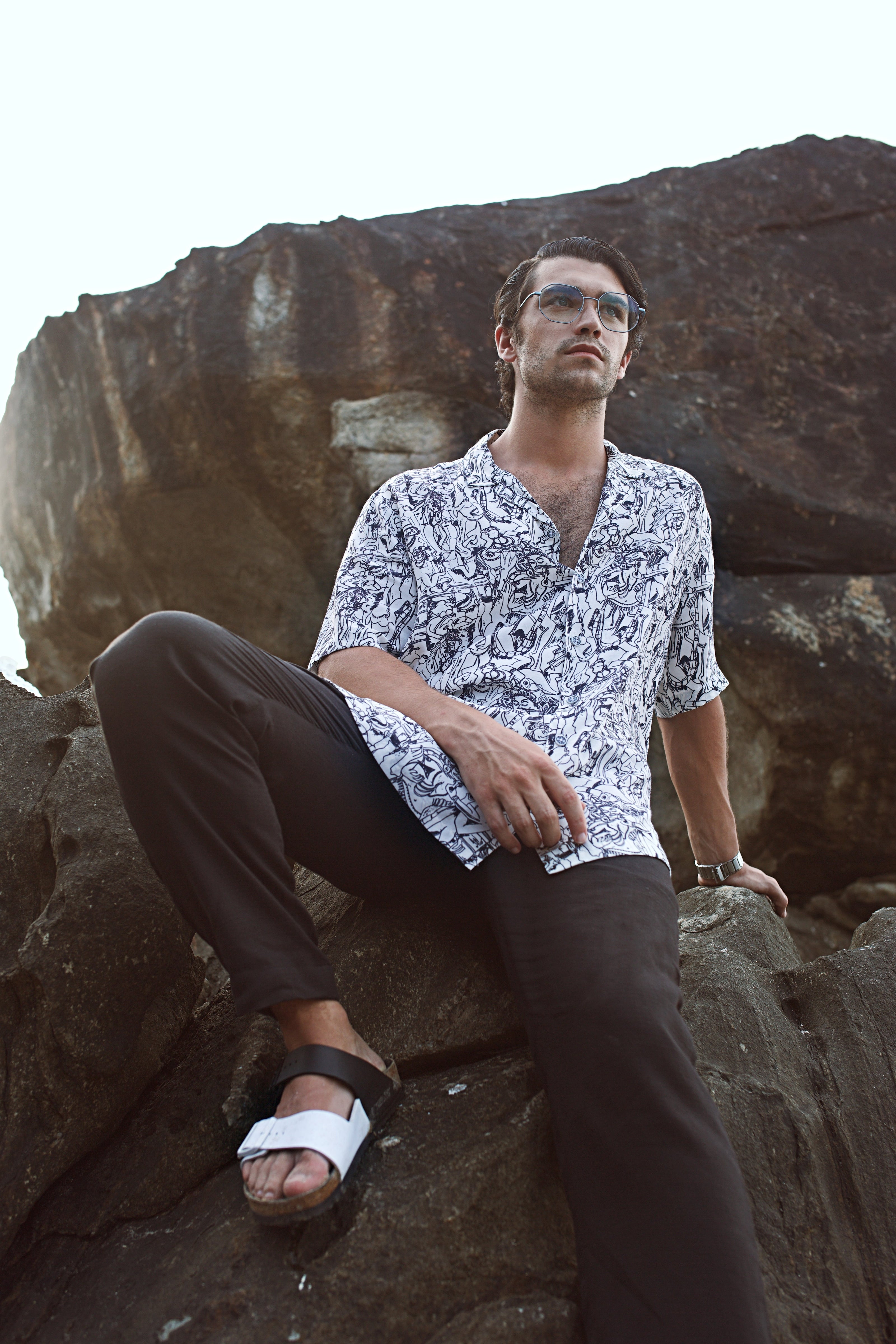 Trendy summer oversized shirts by Stylera in a stylish design, perfect for warm weather