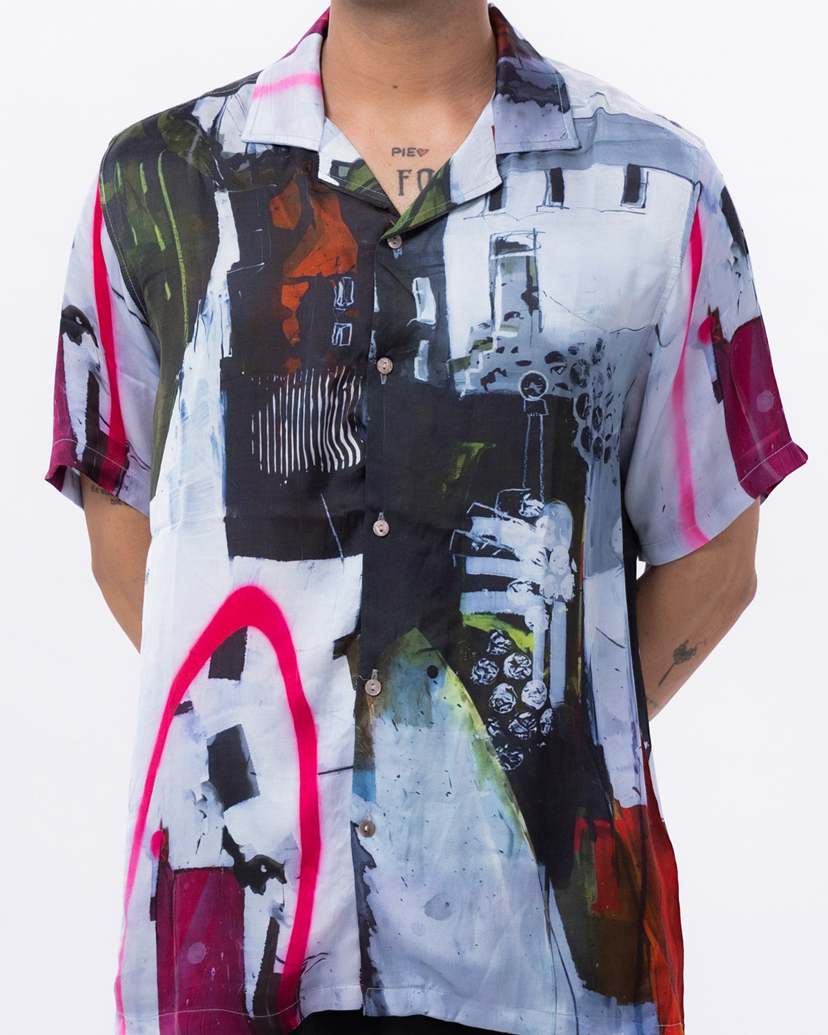 Stylera trendy summer short sleeve shirt with colorful abstract print and relaxed fit for casual wear