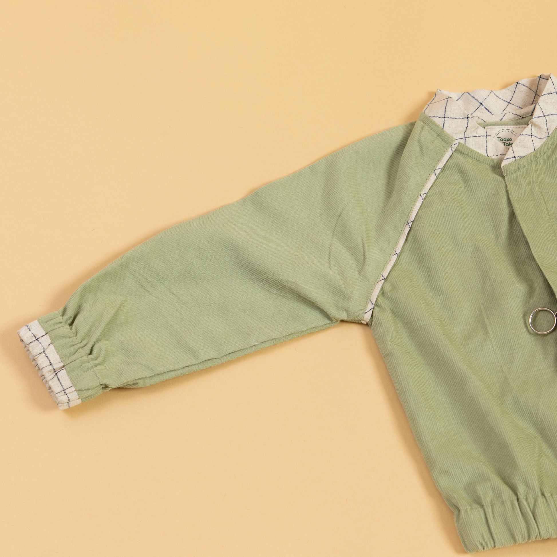 Stylera Unisex Bomber Jacket in Green with Checkered Lining for Comfortable Everyday Wear