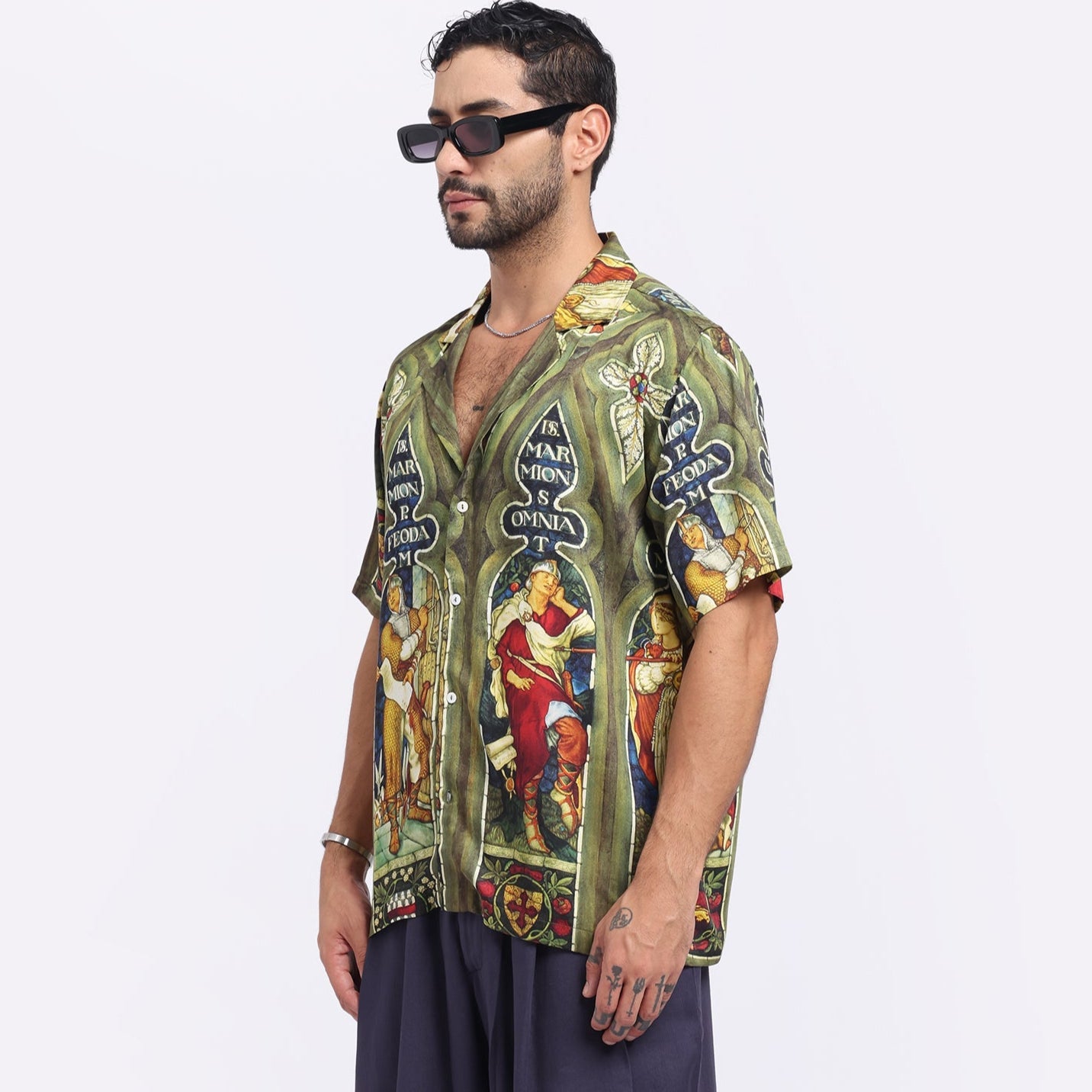 Stylera vintage print button up shirt featuring colorful artwork and a relaxed fit for casual style