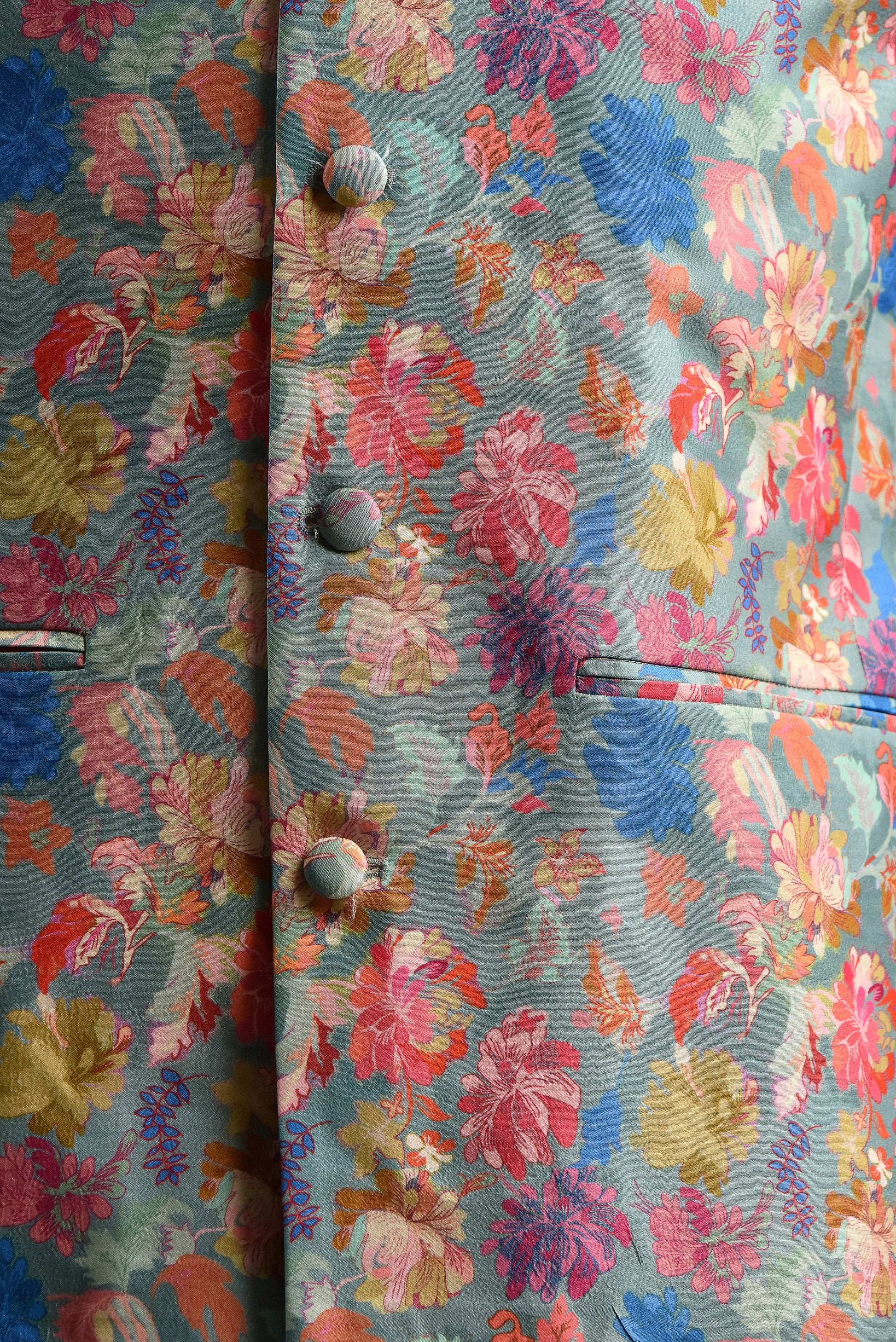 Stylera wedding party floral bandi with vibrant floral patterns and stylish buttons